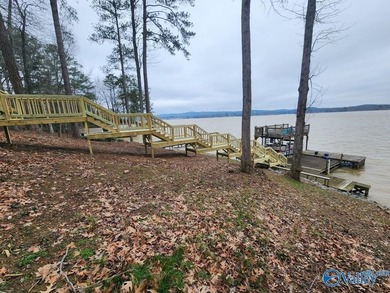 Welcome to scenic Weiss Lake! This beautifully renovated home - photo 6