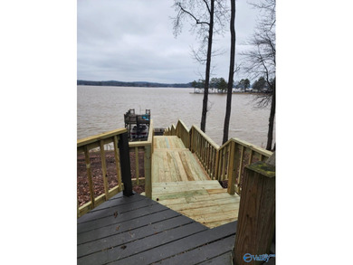 Welcome to scenic Weiss Lake! This beautifully renovated home - photo 7