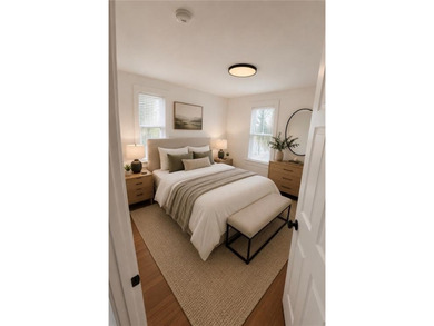 Beautifully remodeled single-family cottage located in Newport's - photo 7