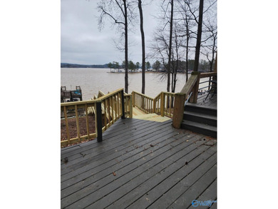 Welcome to scenic Weiss Lake! This beautifully renovated home - photo 8