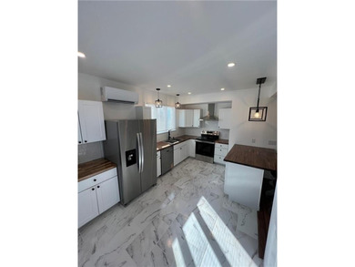 Beautifully remodeled single-family cottage located in Newport's - photo 10