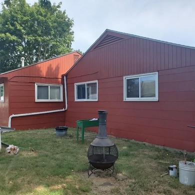 This side-by-side duplex, situated on a desirable corner lot in - photo 6