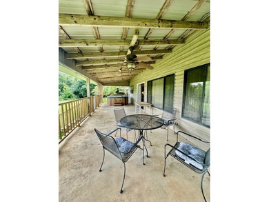 Nestled on the shoreline of Lake Seminole, this charming 2 - photo 7