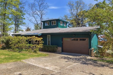 Greers Ferry Lake Home For Sale in Fairfield Bay Arkansas