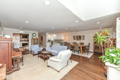 Lake front living in a low maintenance condo, that comes with - photo 8