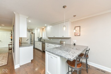 Lake front living in a low maintenance condo, that comes with - photo 10