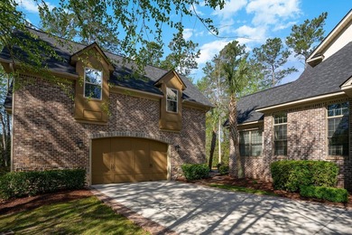 This exquisite, move-in-ready estate is perfectly situated on a - photo 3