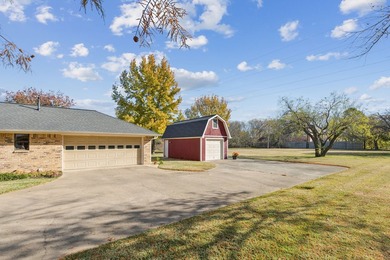 Rare opportunity to own approximately 1 acre in the heart of - photo 10
