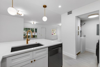 Fully Remodeled & Move-In Ready! This stunning, fully renovated - photo 19