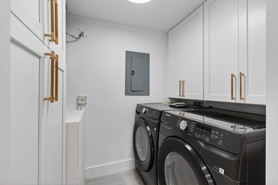 Fully Remodeled & Move-In Ready! This stunning, fully renovated - photo 21