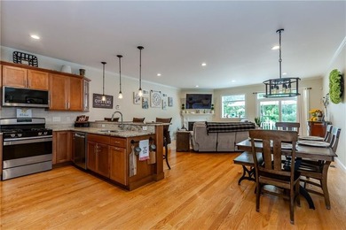 Immaculate and turnkey, this exceptional condominium offers - photo 2