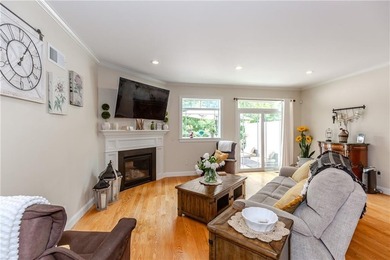 Immaculate and turnkey, this exceptional condominium offers - photo 9