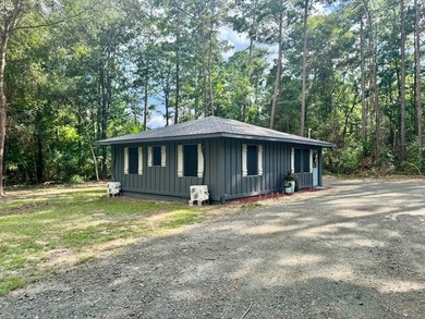 Welcome to this beautifully remodeled 2-bedroom, 1-bath home - photo 4
