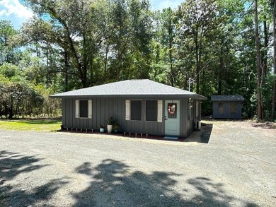 Welcome to this beautifully remodeled 2-bedroom, 1-bath home - photo 5