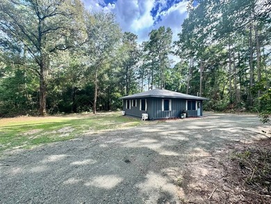 Welcome to this beautifully remodeled 2-bedroom, 1-bath home - photo 6