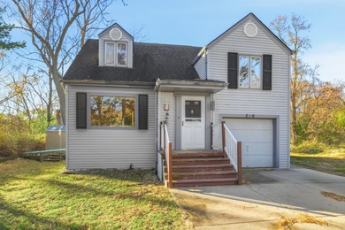 Lake Home For Sale in Wood Dale, Illinois