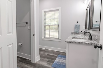 Beautiful newer home with an open floor plan featuring 4 - photo 26