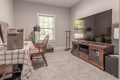 Beautiful newer home with an open floor plan featuring 4 - photo 28