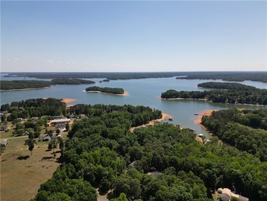 Beautiful newer home with an open floor plan featuring 4 - photo 37