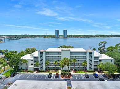 (private lake, pond, creek) Condo For Sale in Daytona Beach Florida