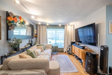 Price Reduction! Amazing Deal! Step into this bright and - photo 1