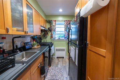 Price Reduction! Amazing Deal! Step into this bright and - photo 3