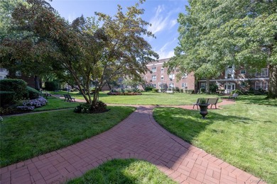 Price Reduction! Amazing Deal! Step into this bright and - photo 8