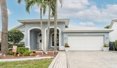 (private lake, pond, creek) Home For Sale in Greenacres Florida