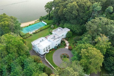 Experience the ultimate in waterfront living with this - photo 2