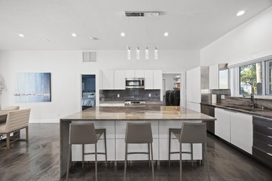 Great investment property tenant in place. Beautifully renovated - photo 15