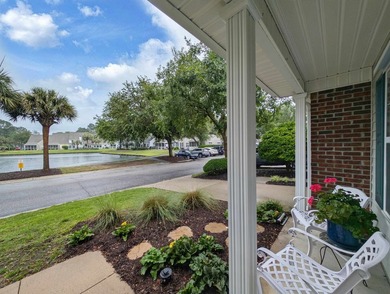 Well maintained and updated 3 bedroom, 3 1/2 bathroom with a - photo 3