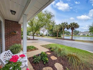 Well maintained and updated 3 bedroom, 3 1/2 bathroom with a - photo 4