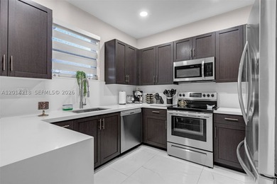 Discover modern living in this stylish 3-bedroom, 2.5-bathroom - photo 6