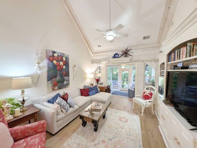Well maintained and updated 3 bedroom, 3 1/2 bathroom with a - photo 8