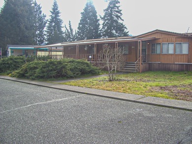 (private lake, pond, coastal) Home For Sale in Grants Pass Oregon