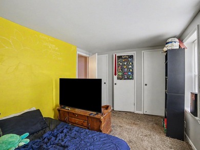 Charming 3 bedroom bungalow offering comfort, space, and - photo 12