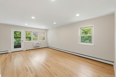 Welcome home to this beautifully renovated top-floor, walkup - photo 12