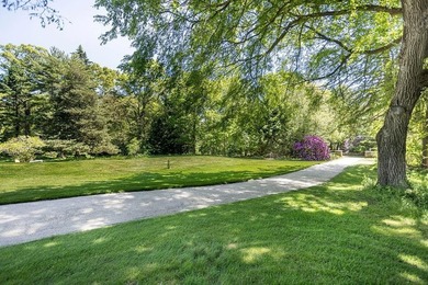 Set behind stone pillars and surrounded by 4.72 acres of - photo 3