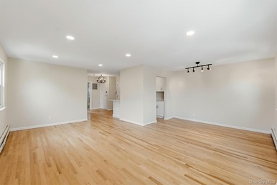 Welcome home to this beautifully renovated top-floor, walkup - photo 15