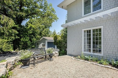 Set behind stone pillars and surrounded by 4.72 acres of - photo 5