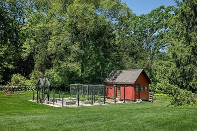 Set behind stone pillars and surrounded by 4.72 acres of - photo 6