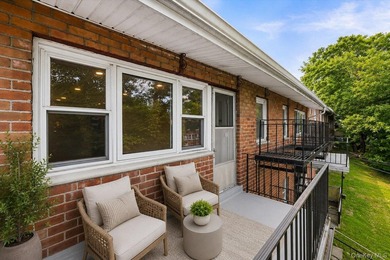 Welcome home to this beautifully renovated top-floor, walkup - photo 23