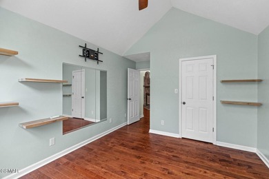 With an acceptable offer, the sellers will pay $20,000 towards - photo 32