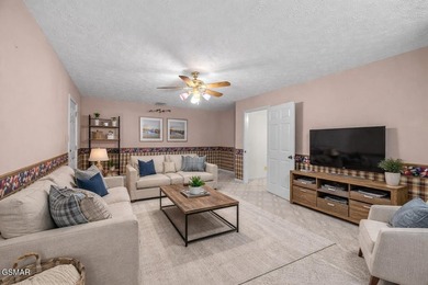 With an acceptable offer, the sellers will pay $20,000 towards - photo 34