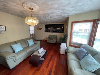 Beautifully renovated Colonial located in a desirable Riverside - photo 5