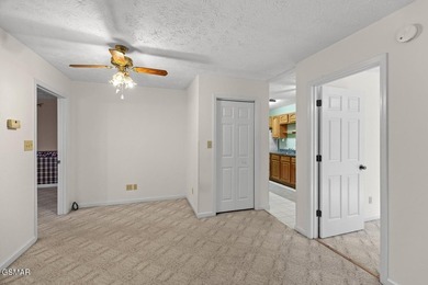 With an acceptable offer, the sellers will pay $20,000 towards - photo 38