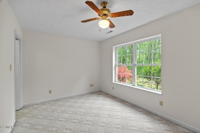 With an acceptable offer, the sellers will pay $20,000 towards - photo 42