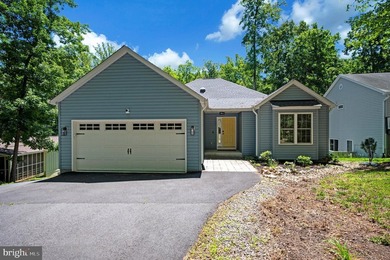 Welcome to 708 Eastover Parkway, where modern design, flexible - photo 1