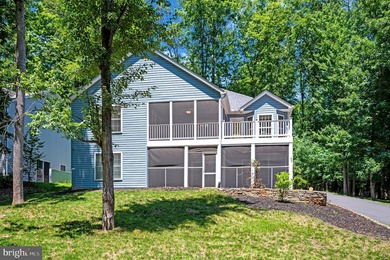 Welcome to 708 Eastover Parkway, where modern design, flexible - photo 4