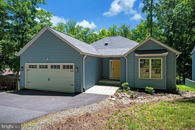 Welcome to 708 Eastover Parkway, where modern design, flexible - photo 6